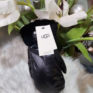 UGGS UGG FONTANNE SMART GLOVES SHEARLING TRIM S/M new